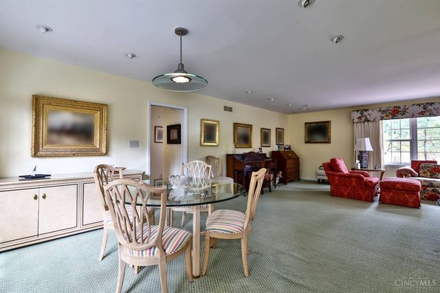 919 Oregon Trail, Wyoming, OH 45215