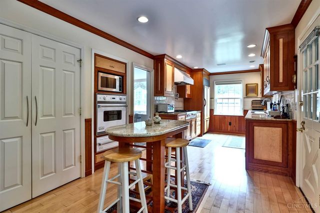 919 Oregon Trail, Wyoming, OH 45215