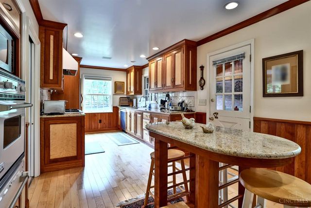 919 Oregon Trail, Wyoming, OH 45215