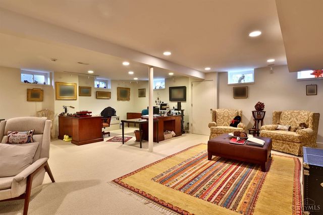 919 Oregon Trail, Wyoming, OH 45215