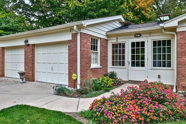 919 Oregon Trail, Wyoming, OH 45215