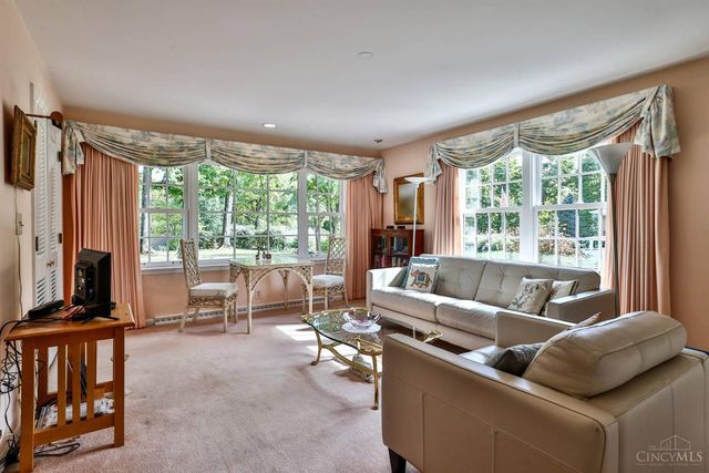 919 Oregon Trail, Wyoming, OH 45215