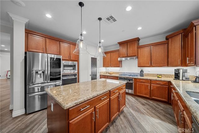 28649 Farrier, Valencia, CA 91354