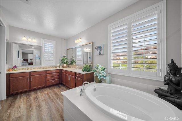 28649 Farrier, Valencia, CA 91354