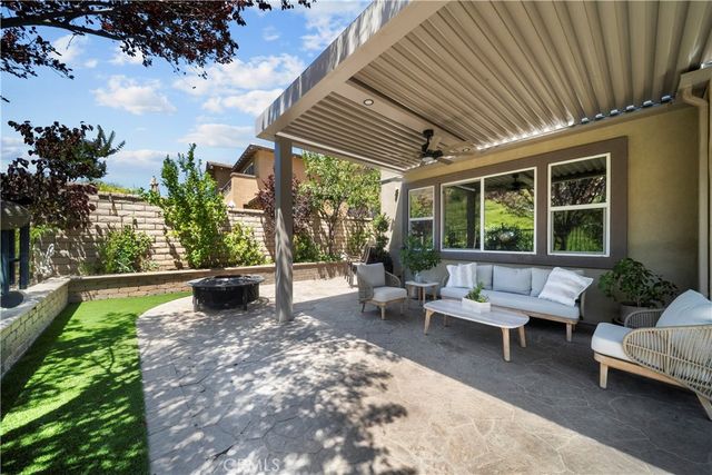 28649 Farrier, Valencia, CA 91354