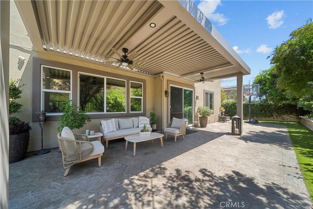 28649 Farrier, Valencia, CA 91354