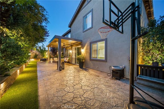 28649 Farrier, Valencia, CA 91354