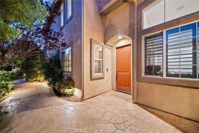 28649 Farrier, Valencia, CA 91354