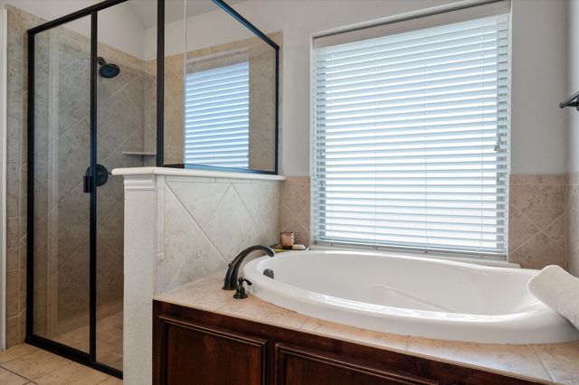 217 Cambridge Street, Waxahachie, TX 75165