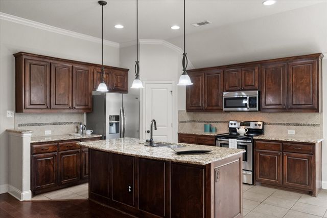 217 Cambridge Street, Waxahachie, TX 75165