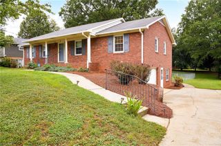 2507 Amesbury Road, Winston-salem, NC 27103