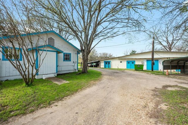 566 N State Highway 95, Bastrop, TX 78602