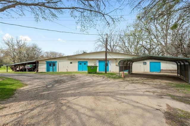 566 N State Highway 95, Bastrop, TX 78602