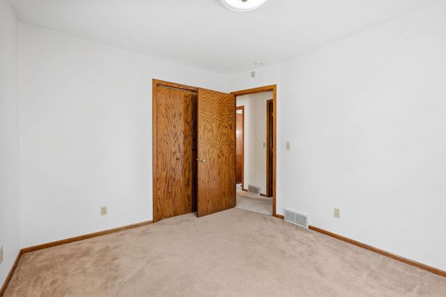 229 8th Avenue SE, Osseo, MN 55369