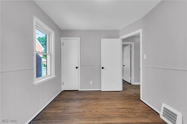 2703 Hearthstone Road, Parma, OH 44134