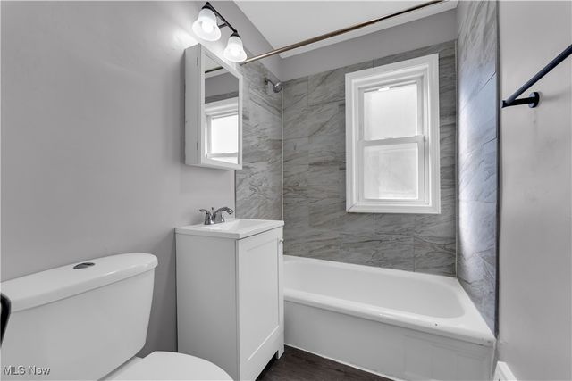 2703 Hearthstone Road, Parma, OH 44134