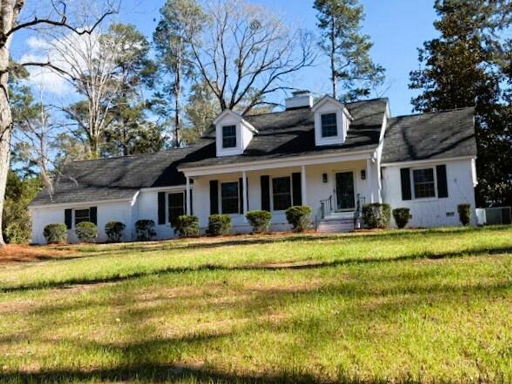 Image 1 of property listing at 289 Brookside Drive, Orangeburg, SC 29115