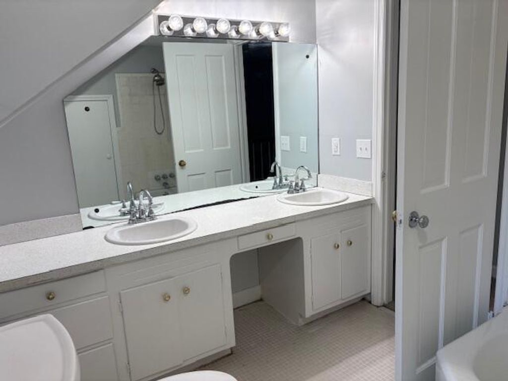 Image 11 of property listing at 289 Brookside Drive, Orangeburg, SC 29115