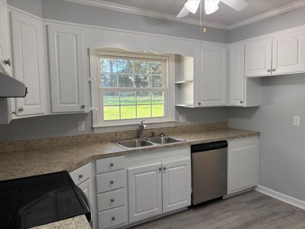 Image 5 of property listing at 289 Brookside Drive, Orangeburg, SC 29115