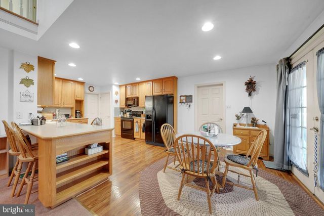 137 S RONKS RD, Ronks, PA 17572