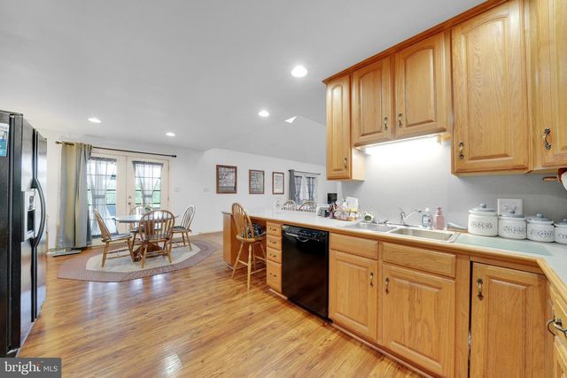 137 S RONKS RD, Ronks, PA 17572
