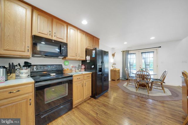 137 S RONKS RD, Ronks, PA 17572