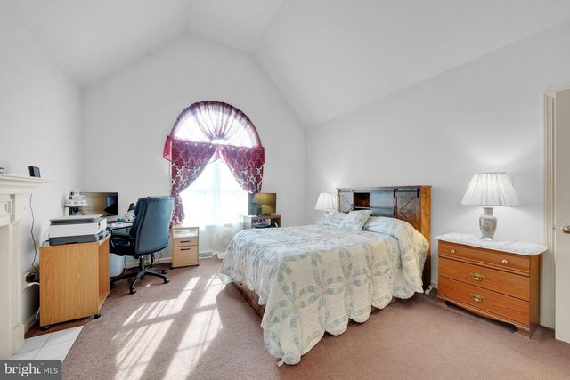 137 S RONKS RD, Ronks, PA 17572