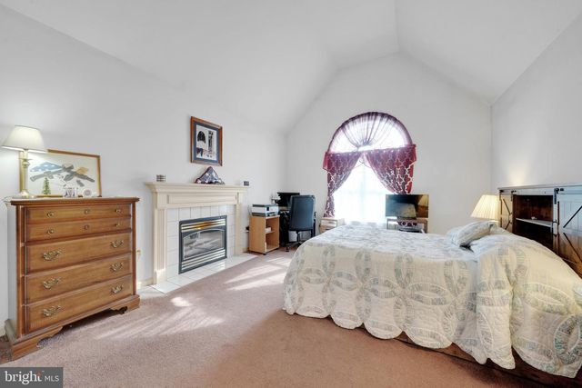137 S RONKS RD, Ronks, PA 17572