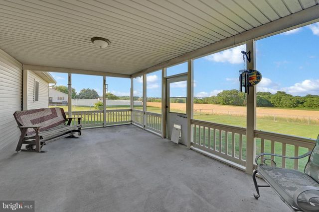 137 S RONKS RD, Ronks, PA 17572