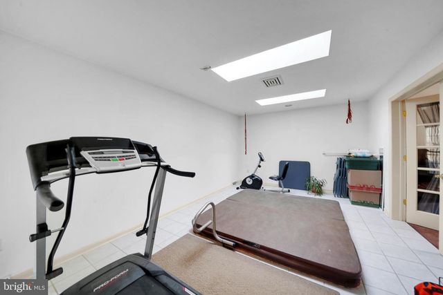 137 S RONKS RD, Ronks, PA 17572