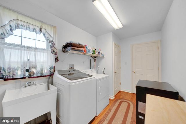 137 S RONKS RD, Ronks, PA 17572
