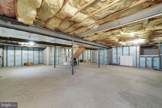 137 S RONKS RD, Ronks, PA 17572