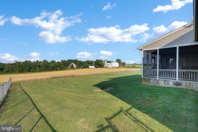 137 S RONKS RD, Ronks, PA 17572