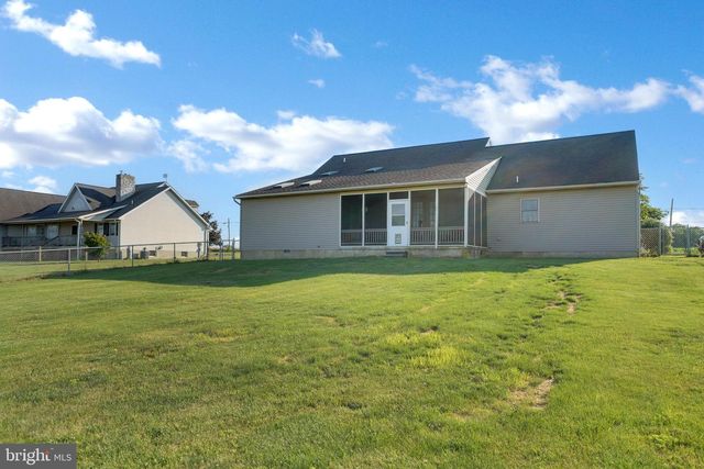 137 S RONKS RD, Ronks, PA 17572