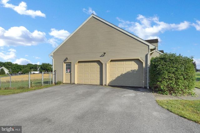 137 S RONKS RD, Ronks, PA 17572