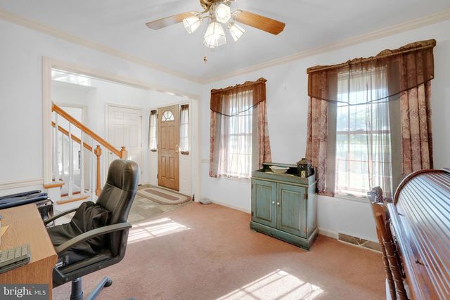 137 S RONKS RD, Ronks, PA 17572