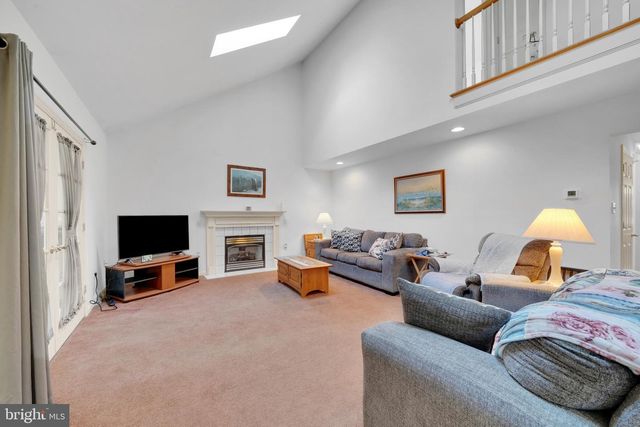 137 S RONKS RD, Ronks, PA 17572