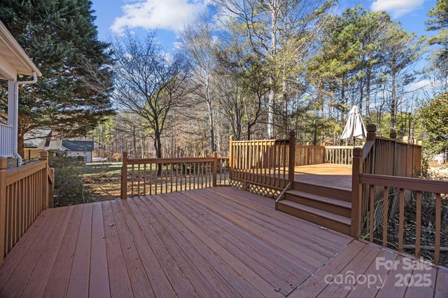 7083 Ridgeway Road, Stanley, NC 28164