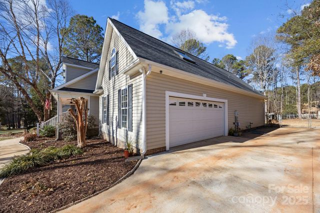 7083 Ridgeway Road, Stanley, NC 28164