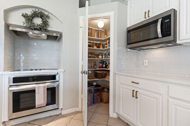 10005 Fairway Vista Drive, Rowlett, TX 75089