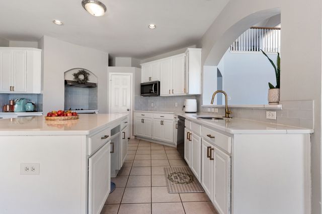 10005 Fairway Vista Drive, Rowlett, TX 75089