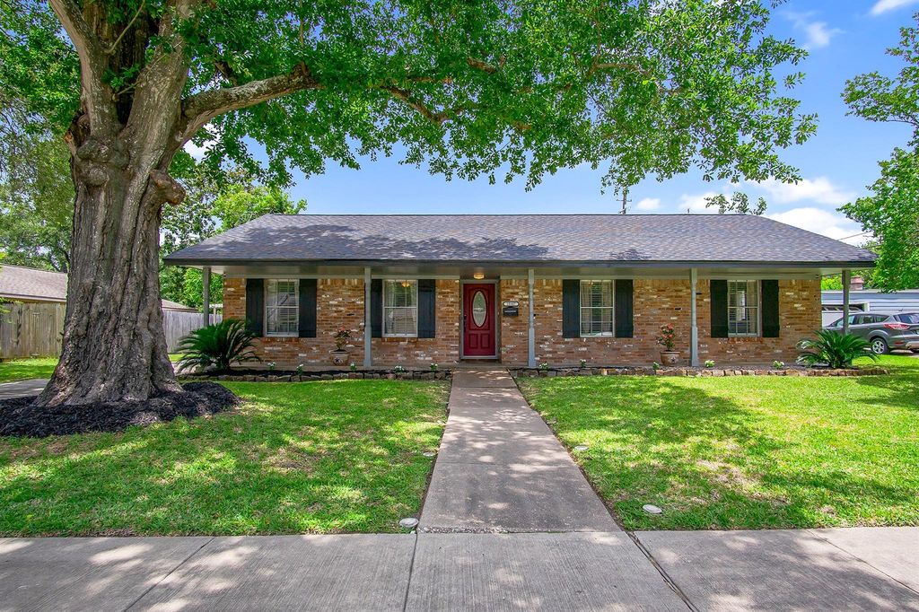 10307 Catlett Lane, La Porte, TX 77571
