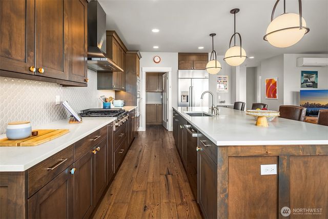 609 1st Street, Kirkland, WA 98033