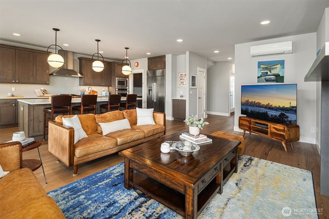 609 1st Street, Kirkland, WA 98033