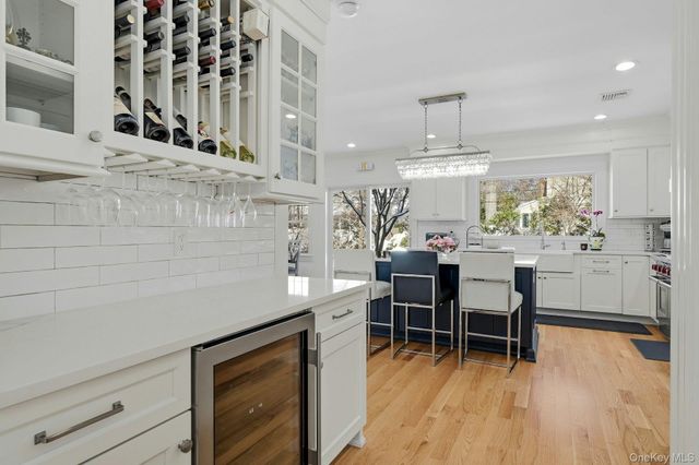 91 Bar Beach Road, Port Washington, NY 11050