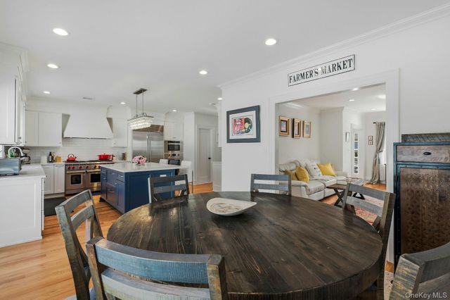 91 Bar Beach Road, Port Washington, NY 11050