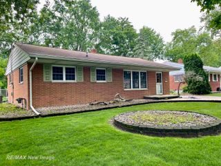 2915 Deindorfer Street, Saginaw, MI 48602