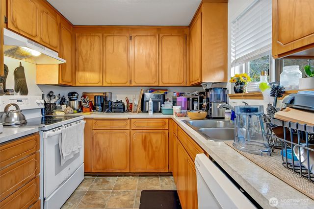 10002 10004 Barnes Lane S, Tacoma, WA 98444