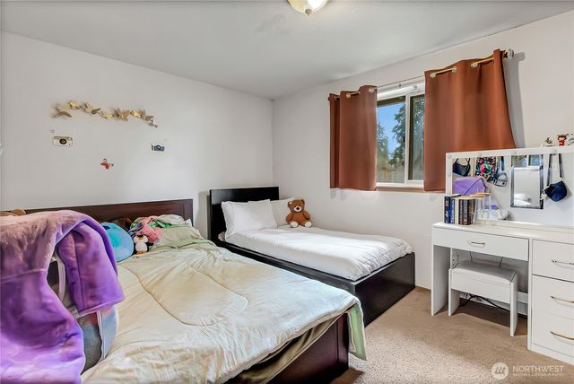 10002 10004 Barnes Lane S, Tacoma, WA 98444