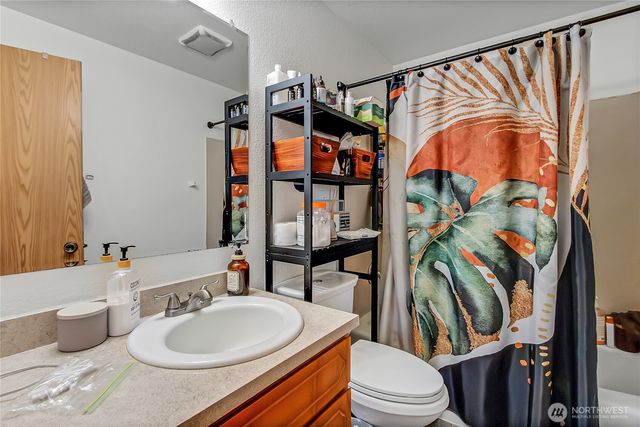 10002 10004 Barnes Lane S, Tacoma, WA 98444